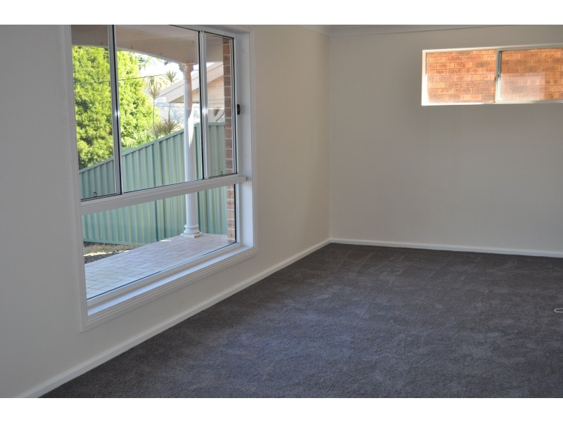 33 Belford Ave, Bateau Bay NSW 2261