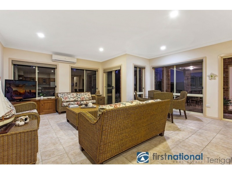 40 Lake Street, North Avoca NSW 2260