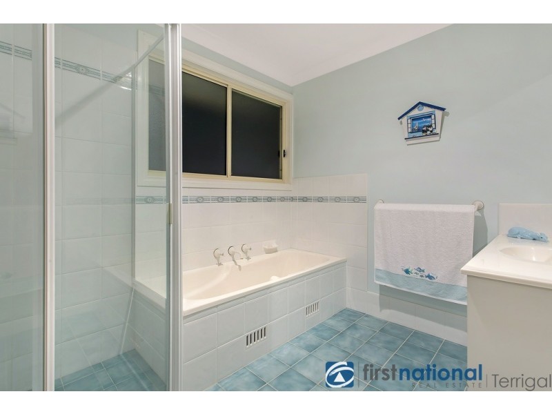 40 Lake Street, North Avoca NSW 2260