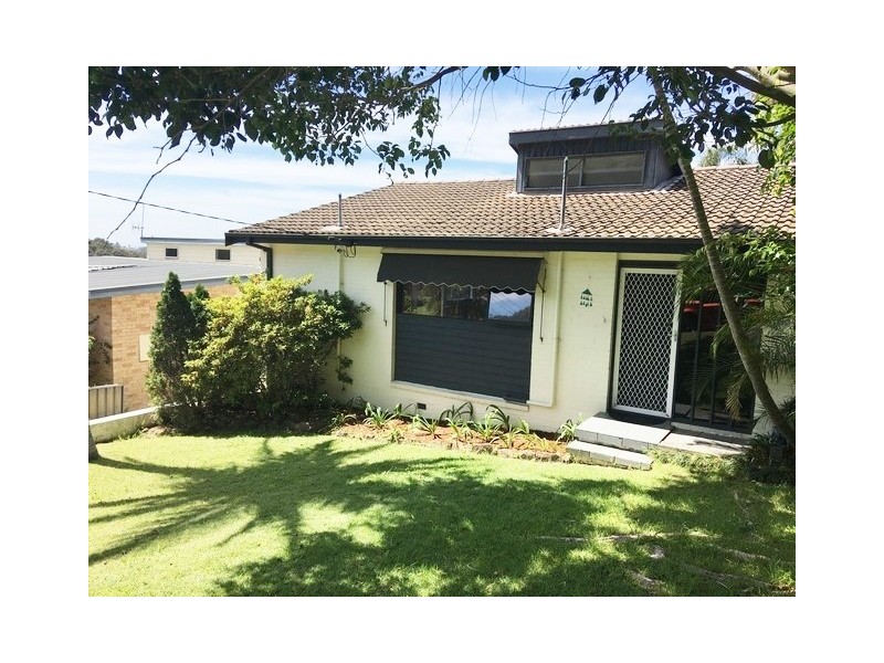 30 Benwerrin Rd, Wamberal NSW 2260