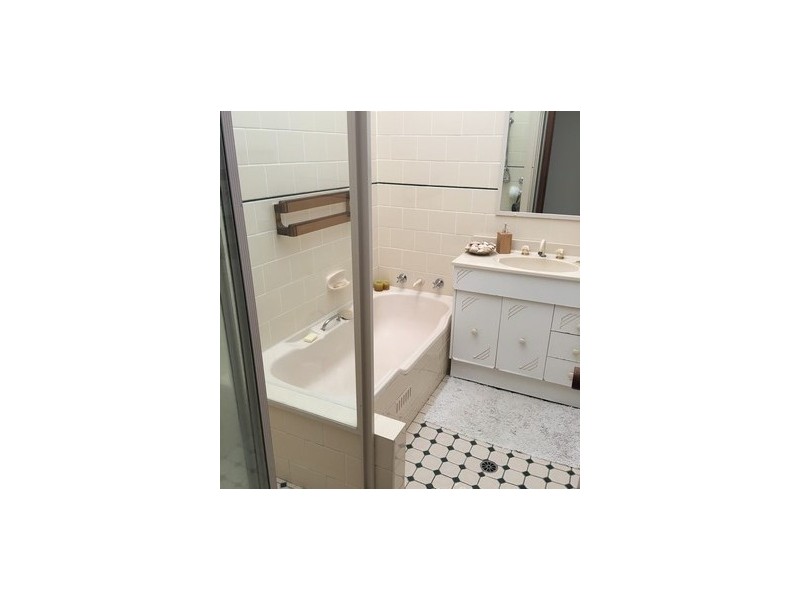 30 Benwerrin Rd, Wamberal NSW 2260