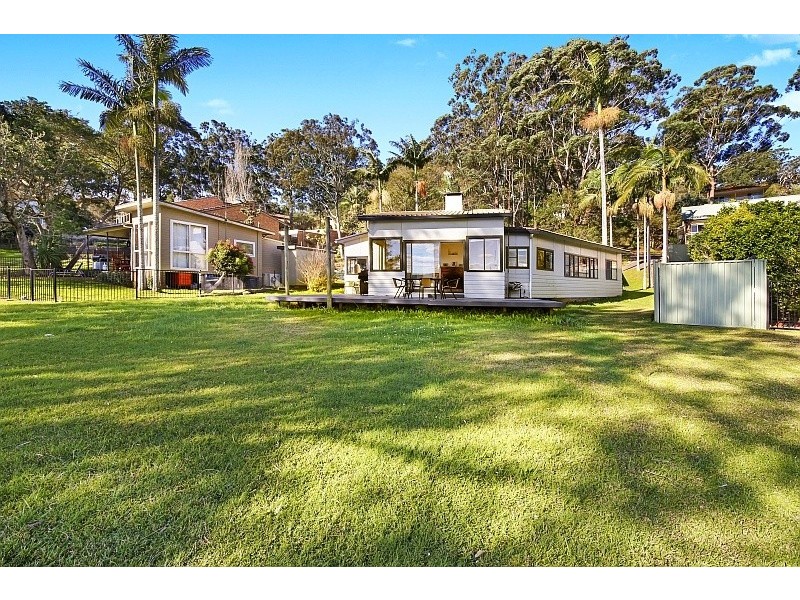 319c Avoca Drive, Green Point NSW 2251