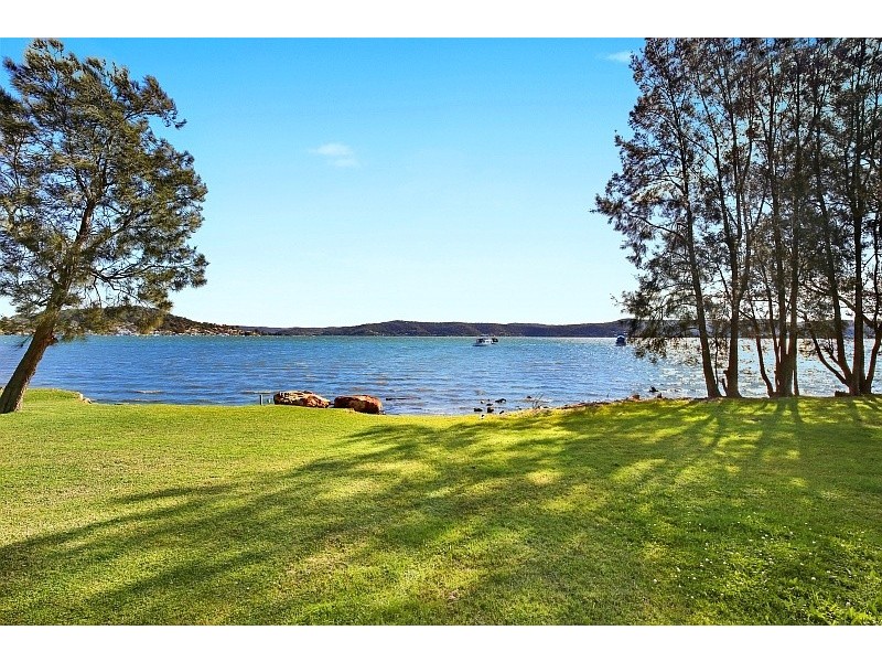 319c Avoca Drive, Green Point NSW 2251