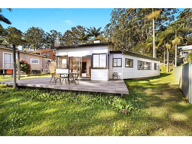 319c Avoca Drive, Green Point NSW 2251