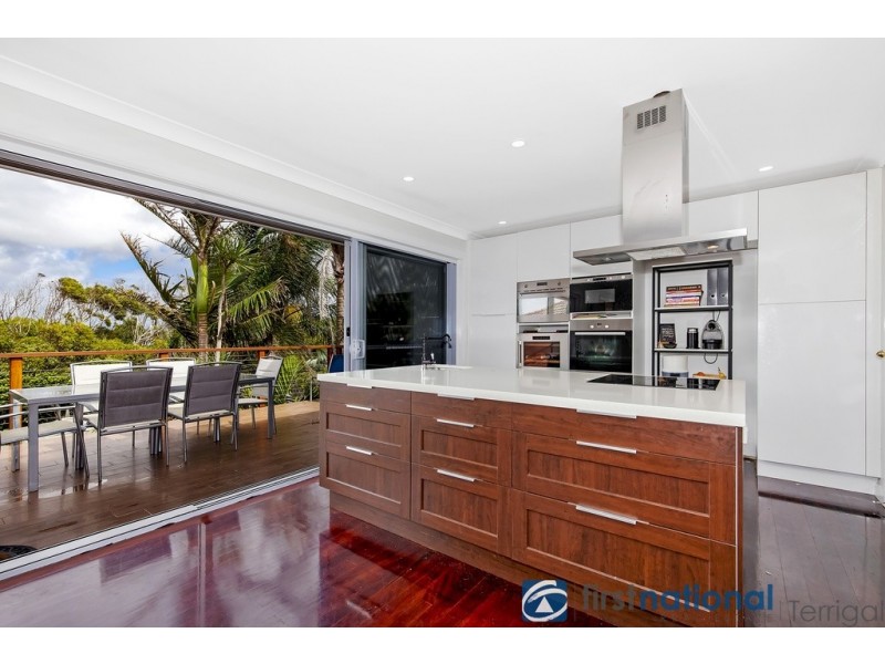 5 Boos Road, Forresters Beach NSW 2260