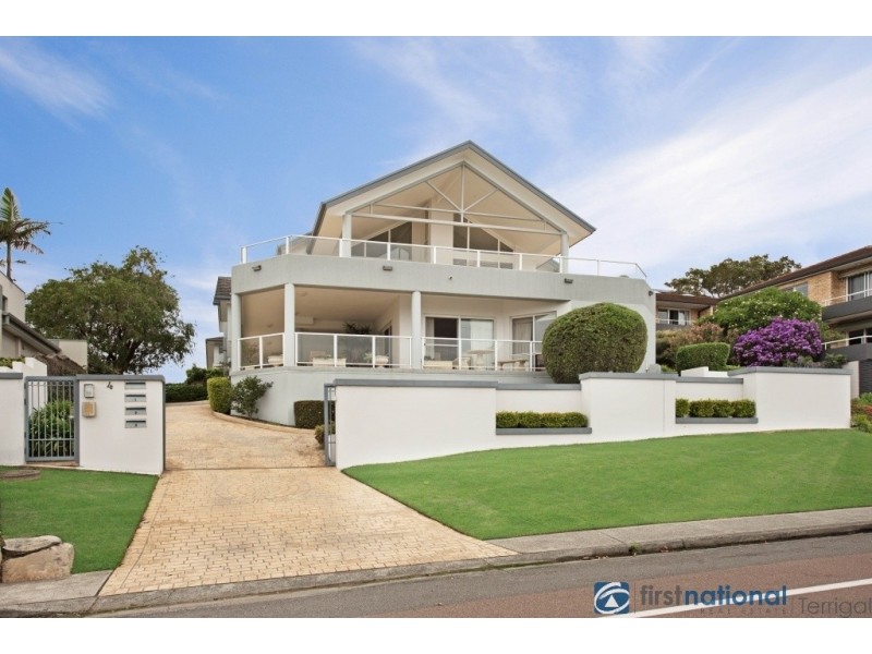 2/4 Whiting Ave, Terrigal NSW 2260