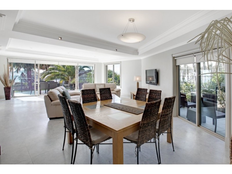 1/8 Terrigal Esplanade, Terrigal NSW 2260