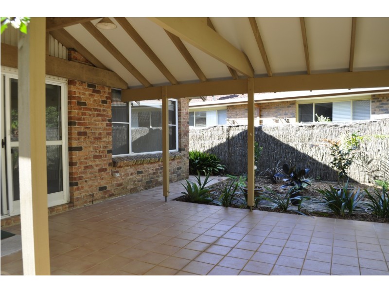 1 Lake St, North Avoca NSW 2260