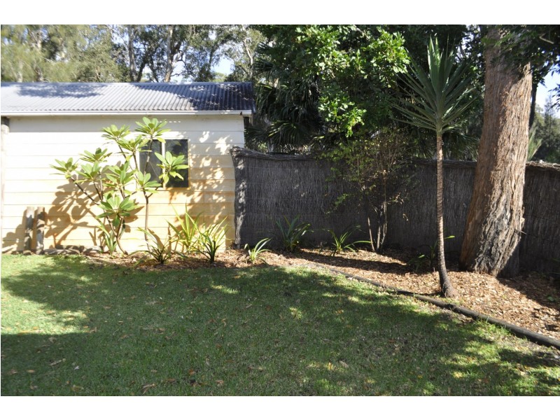 1 Lake St, North Avoca NSW 2260