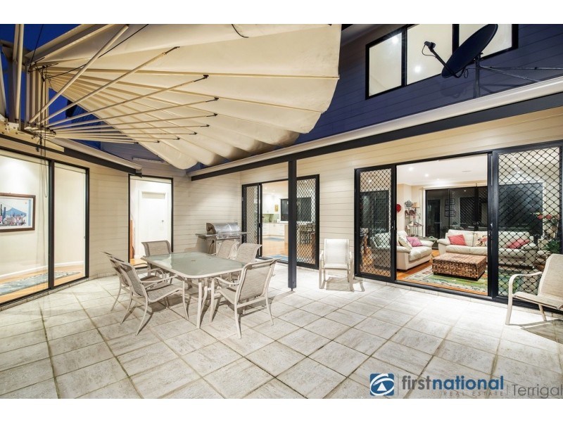 8 Elgata Avenue, North Avoca NSW 2260