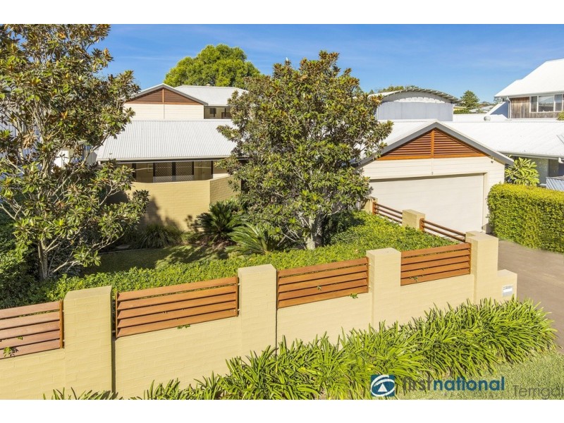 8 Elgata Avenue, North Avoca NSW 2260