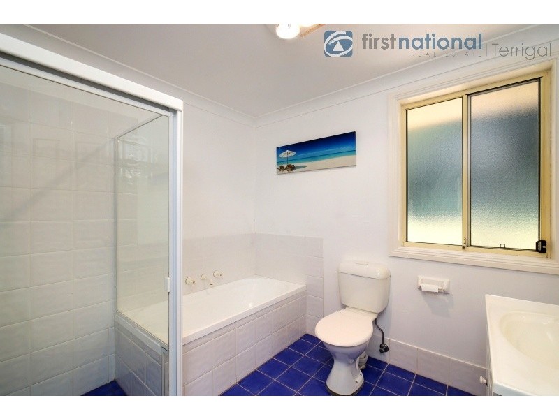 43 Robert Holl Drive, Ourimbah NSW 2258