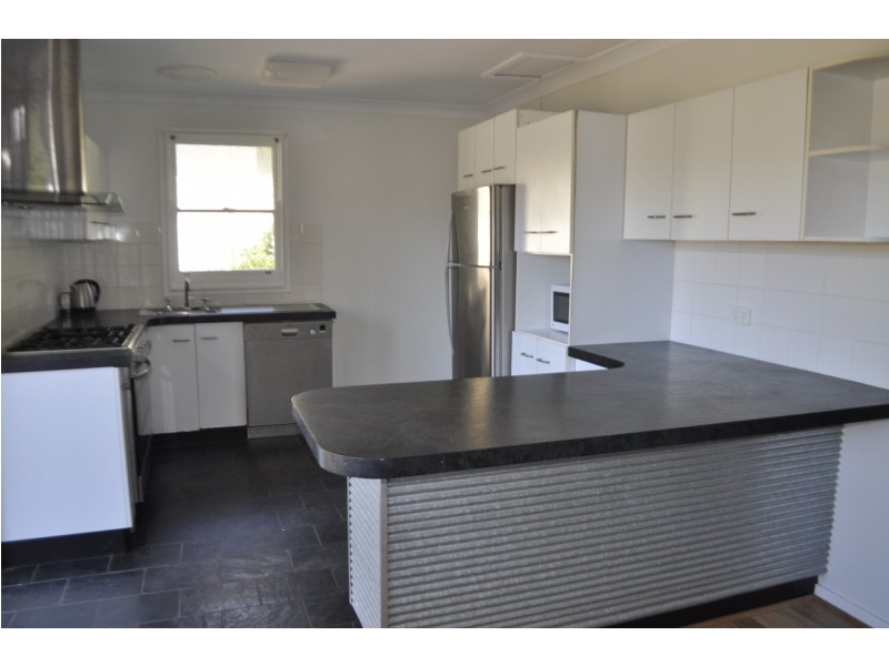 6 Beachcomber Parade, North Avoca NSW 2260