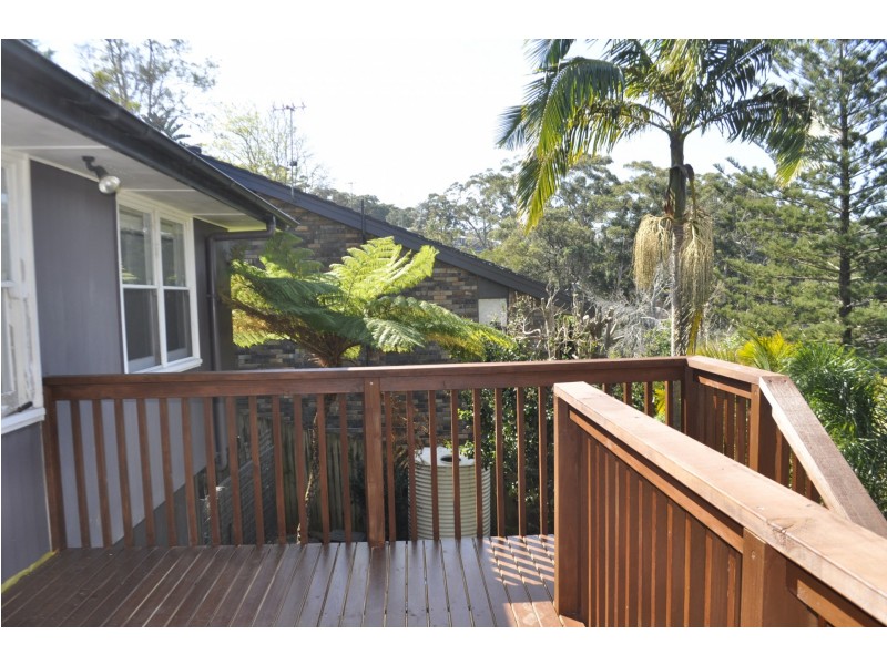 6 Beachcomber Parade, North Avoca NSW 2260