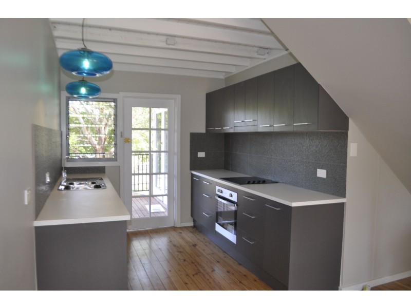 18 Oberton St, Kincumber NSW 2251