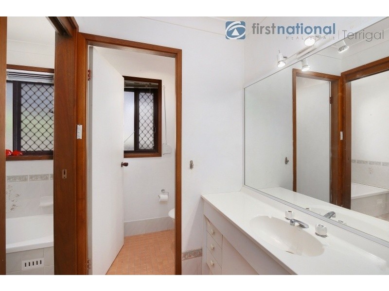 25 Whiting Avenue, Terrigal NSW 2260