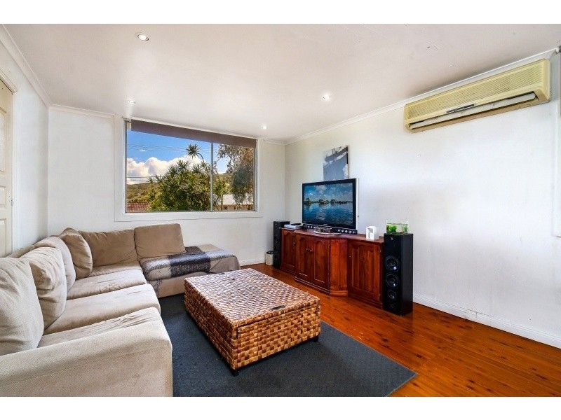 40 Forresters Beach Road, Forresters Beach NSW 2260