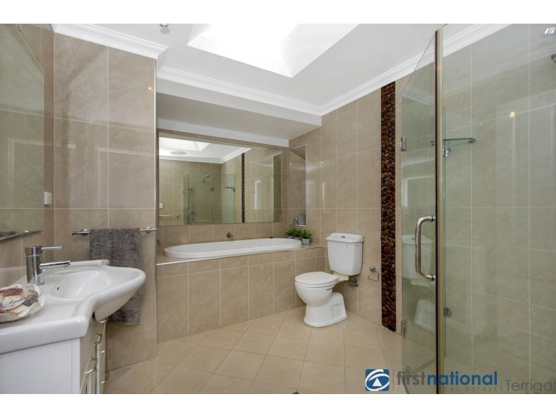 1 Bellevue Crescent, North Avoca NSW 2260