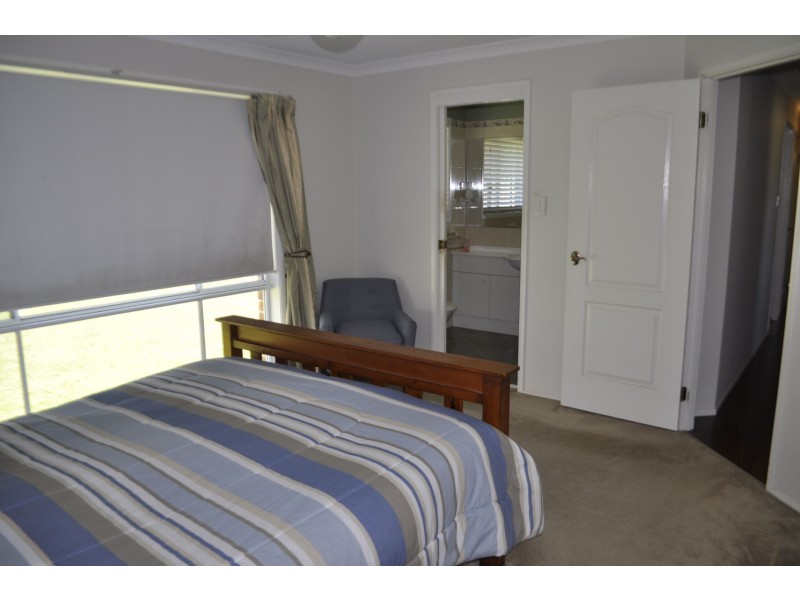 7B Warrambool Rd, Wamberal NSW 2260