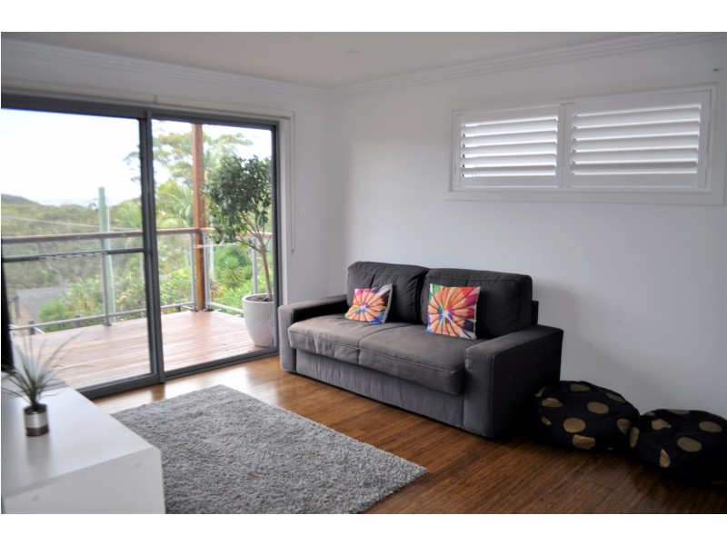 17 Beachcomber Pde, North Avoca NSW 2260