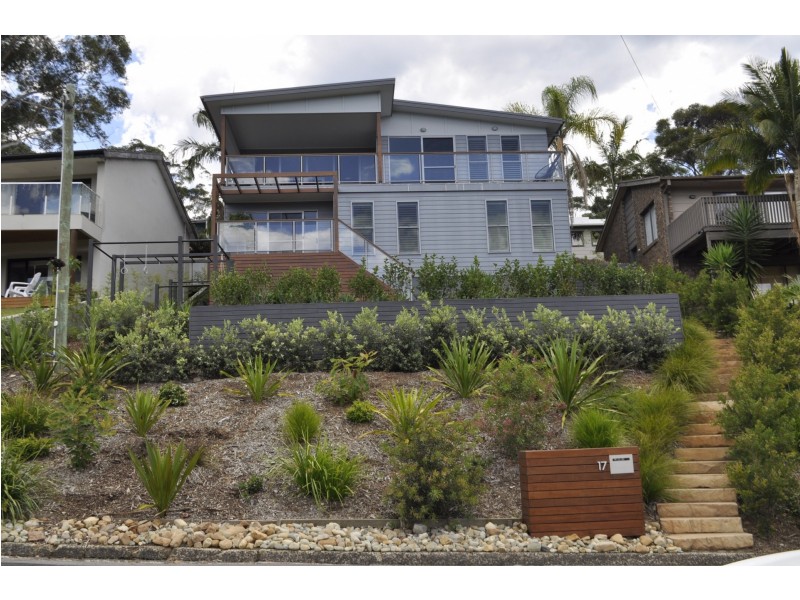 17 Beachcomber Pde, North Avoca NSW 2260