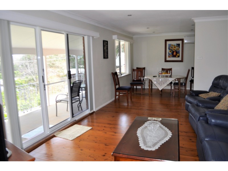 22 Hilltop Rd, Wamberal NSW 2260