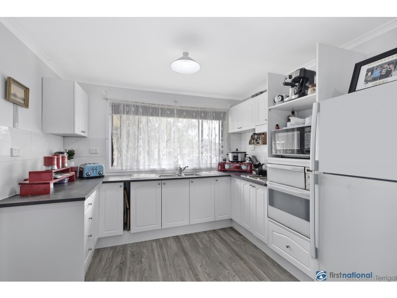 8 Jonquil Close, Bateau Bay NSW 2261