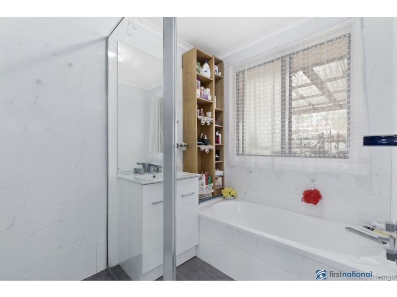 8 Jonquil Close, Bateau Bay NSW 2261