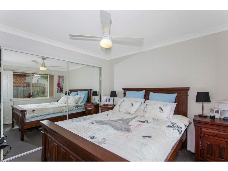 2/5 Aurora Place, Bateau Bay NSW 2261