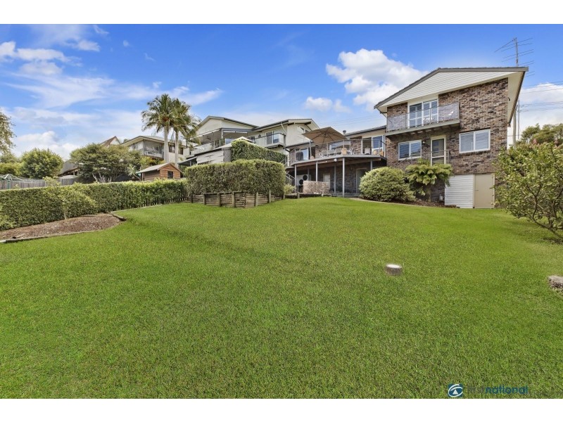 100 Old Gosford Road, Wamberal NSW 2260