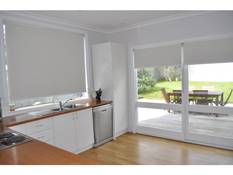 1018 The Entrance Rd, Forresters Beach NSW 2260