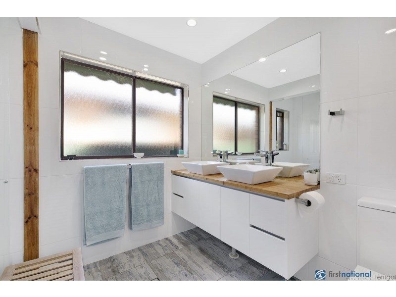47 Kerry Crescent, Berkeley Vale NSW 2261