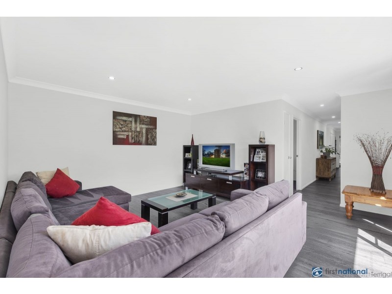 47 Kerry Crescent, Berkeley Vale NSW 2261