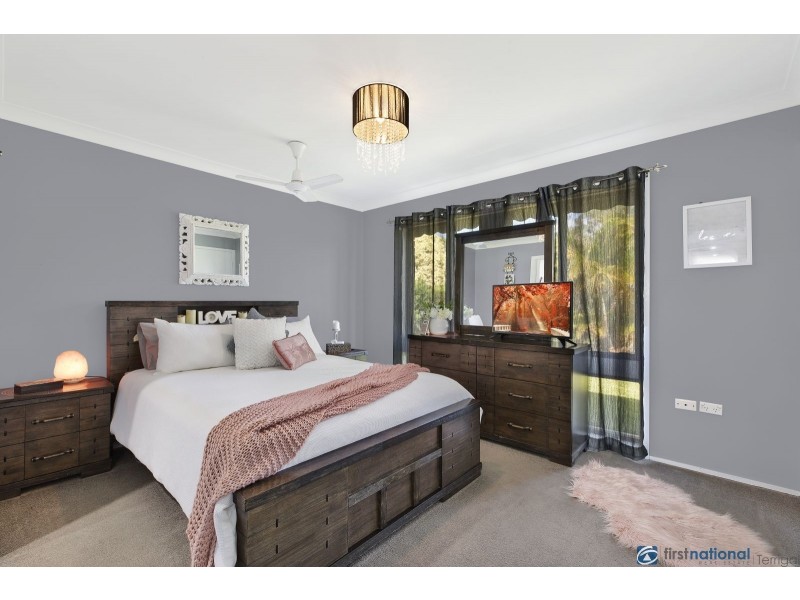 47 Kerry Crescent, Berkeley Vale NSW 2261