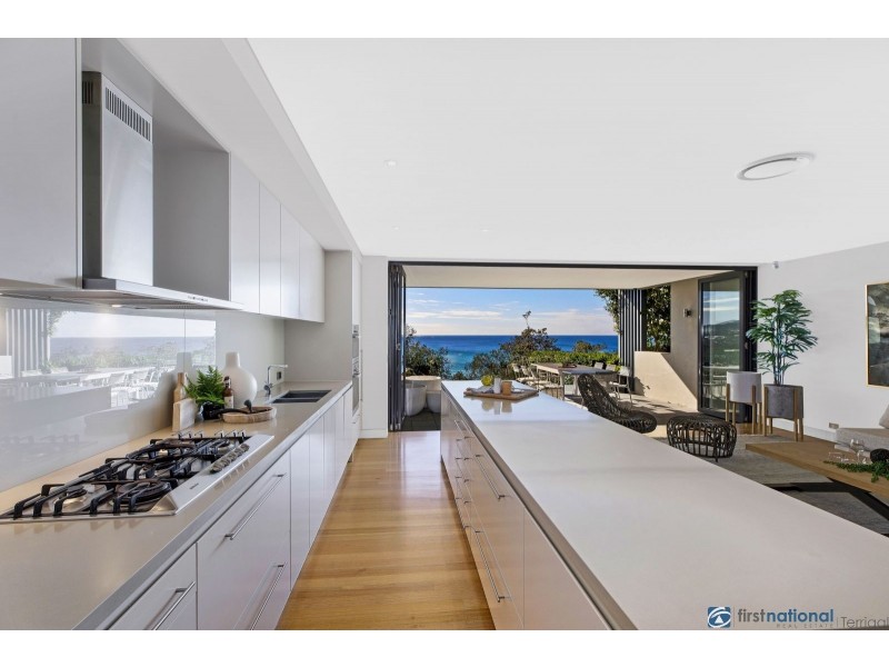 2/2 Whiting Avenue, Terrigal NSW 2260