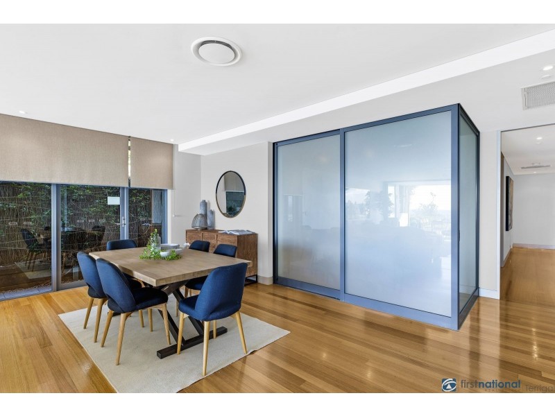 2/2 Whiting Avenue, Terrigal NSW 2260