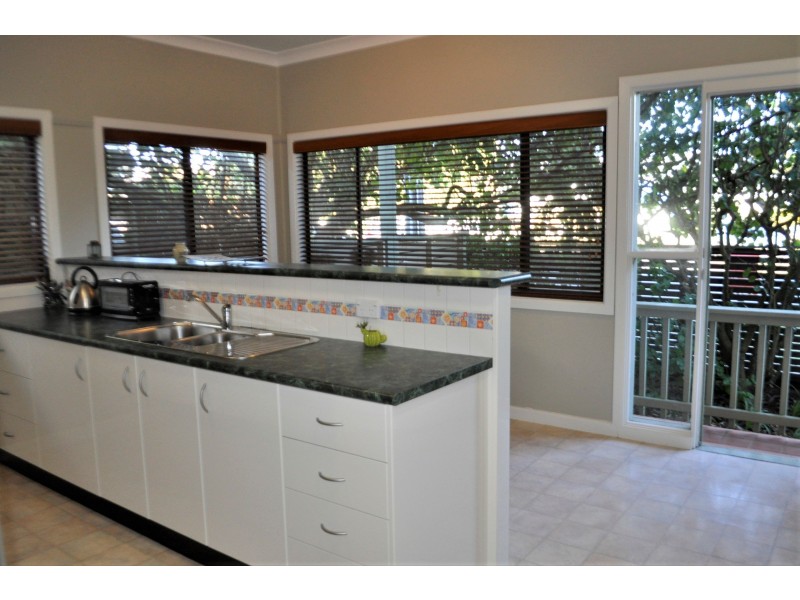 19 North Avoca Parade, North Avoca NSW 2260