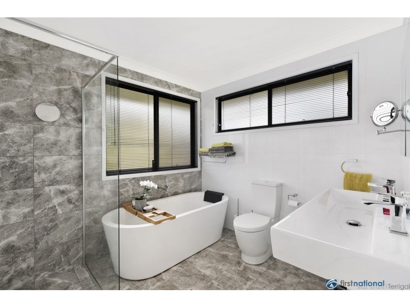 25 Gurrigal Street, Kincumber NSW 2251