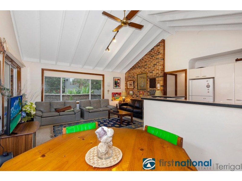 1 Lake Street, North Avoca NSW 2260