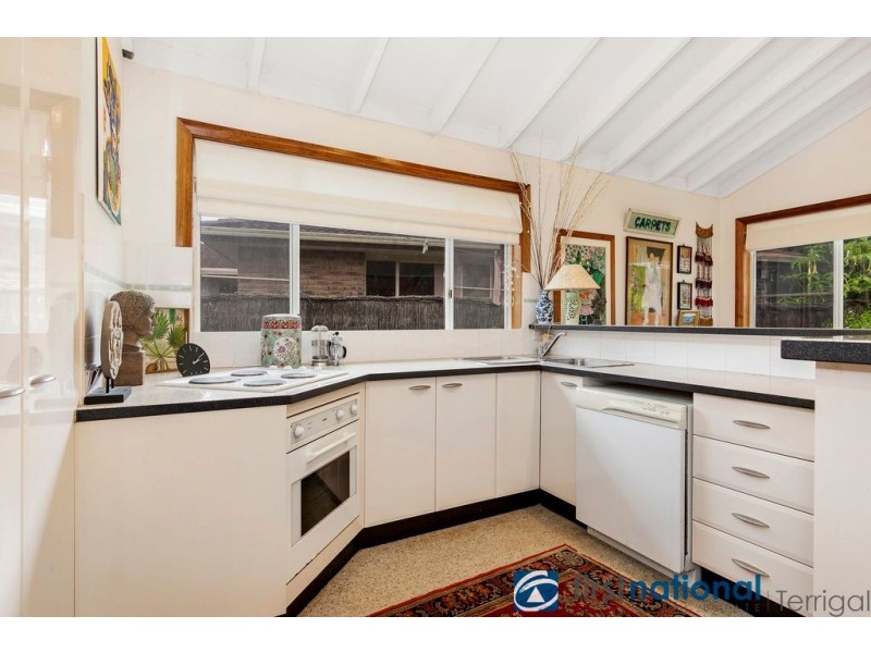 1 Lake Street, North Avoca NSW 2260