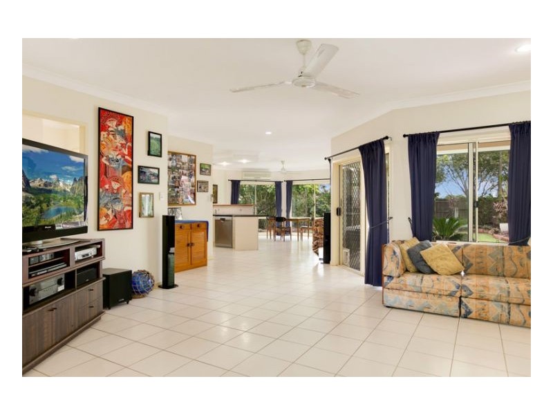 6 Warana Close, Kewarra Beach QLD 4879