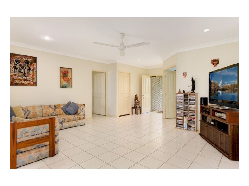 6 Warana Close, Kewarra Beach QLD 4879