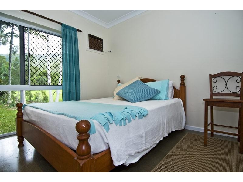 33 – 35 EVERGREEN STREET, Clifton Beach QLD 4879