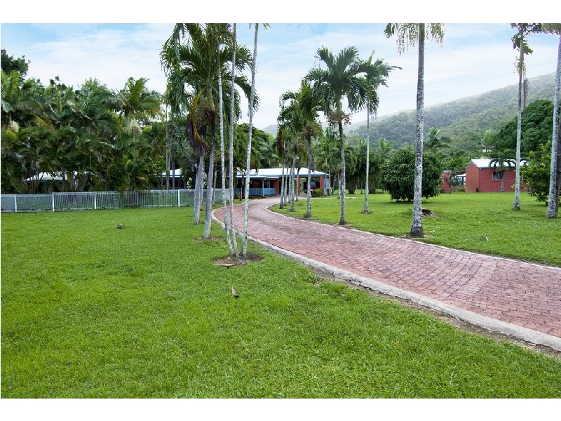 33 – 35 EVERGREEN STREET, Clifton Beach QLD 4879