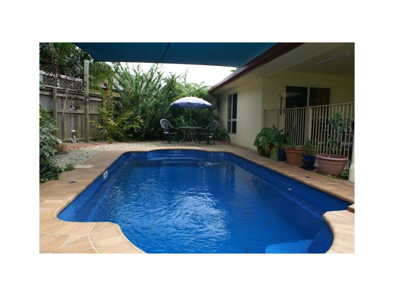 1 SAGO CLOSE, Palm Cove QLD 4879