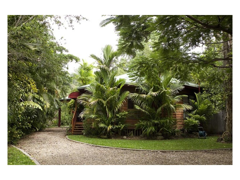 3 BLIGH CLOSE, Clifton Beach QLD 4879