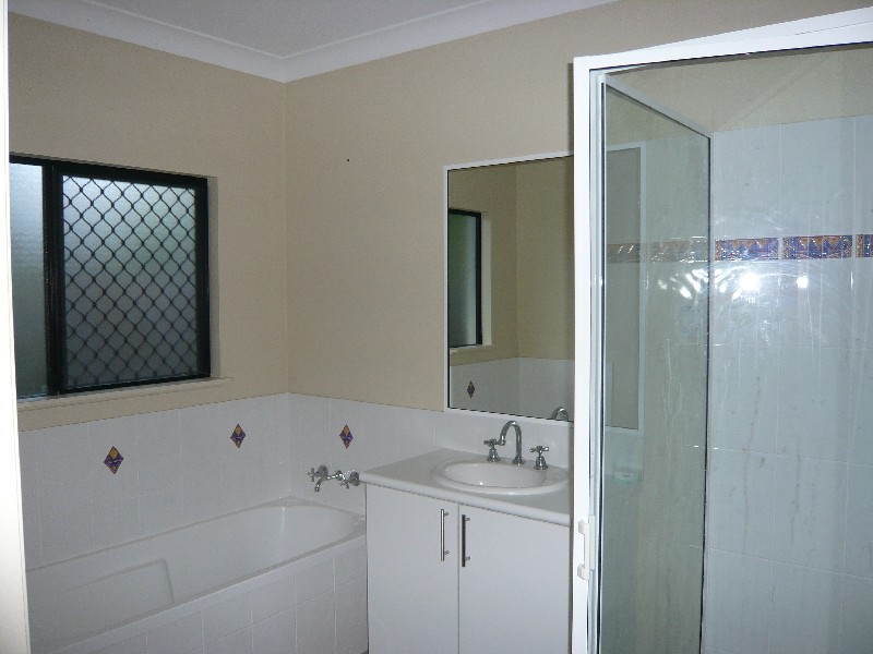 10 HOWIE CL, Kewarra Beach QLD 4879