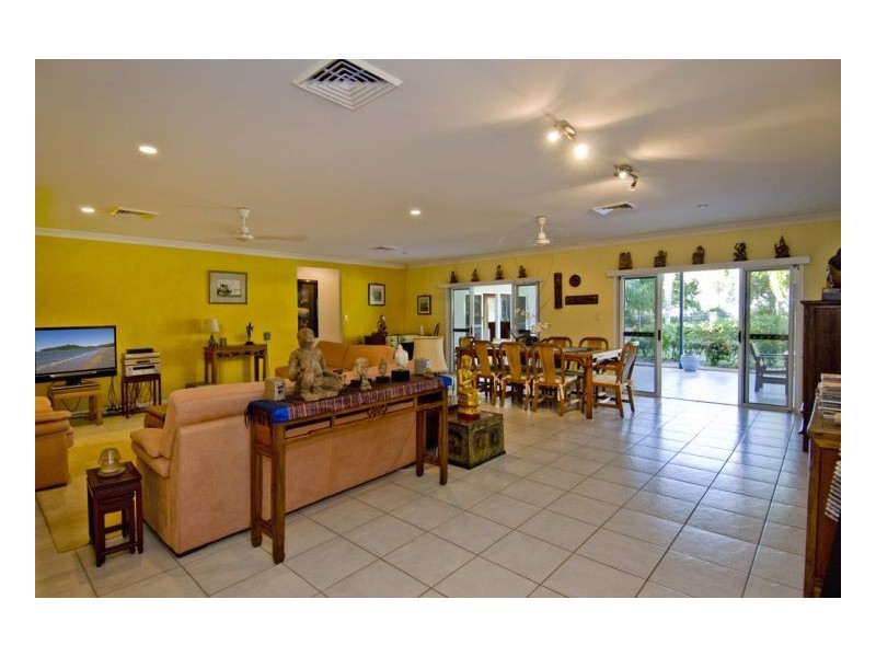 52 KEWARRA STREET, Kewarra Beach QLD 4879