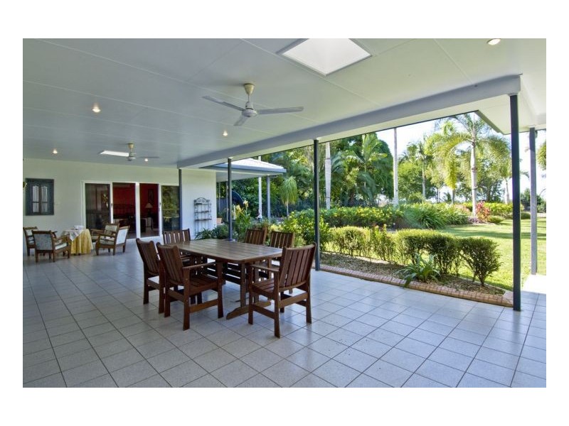 52 KEWARRA STREET, Kewarra Beach QLD 4879