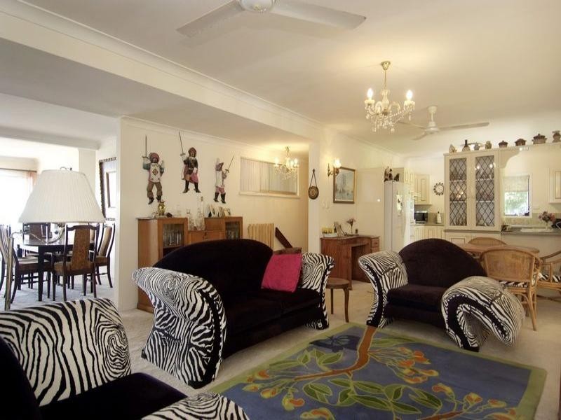 23 ARLINGTON ESPLANADE, CLIFTON BEACH, Cairns QLD 4870